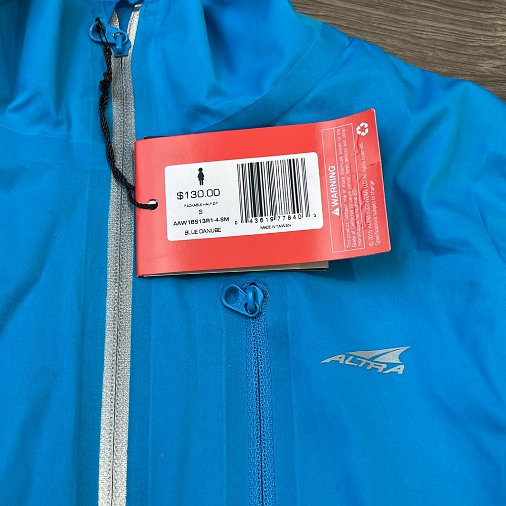 Altra Running Jacket - Picture 2 of 3